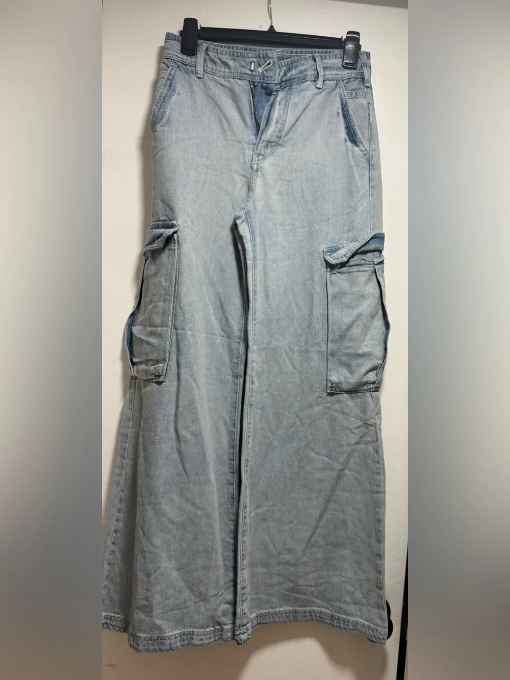Pilcro Light Wash Wide-Leg Cargo Jeans - Blue